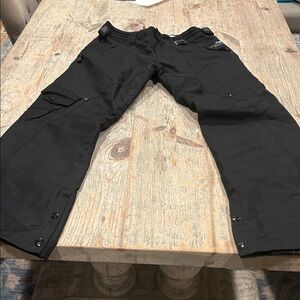 Women's Black Cargo Ski/Boarder Pants